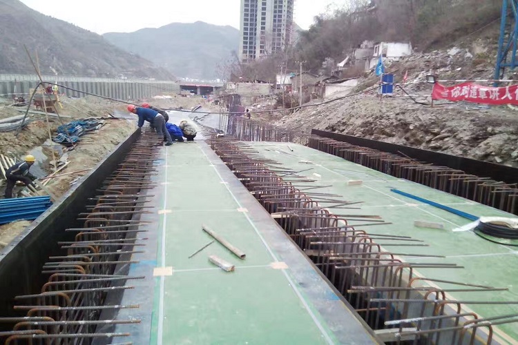 泉满江塑面模板标准施工流程与操作规范